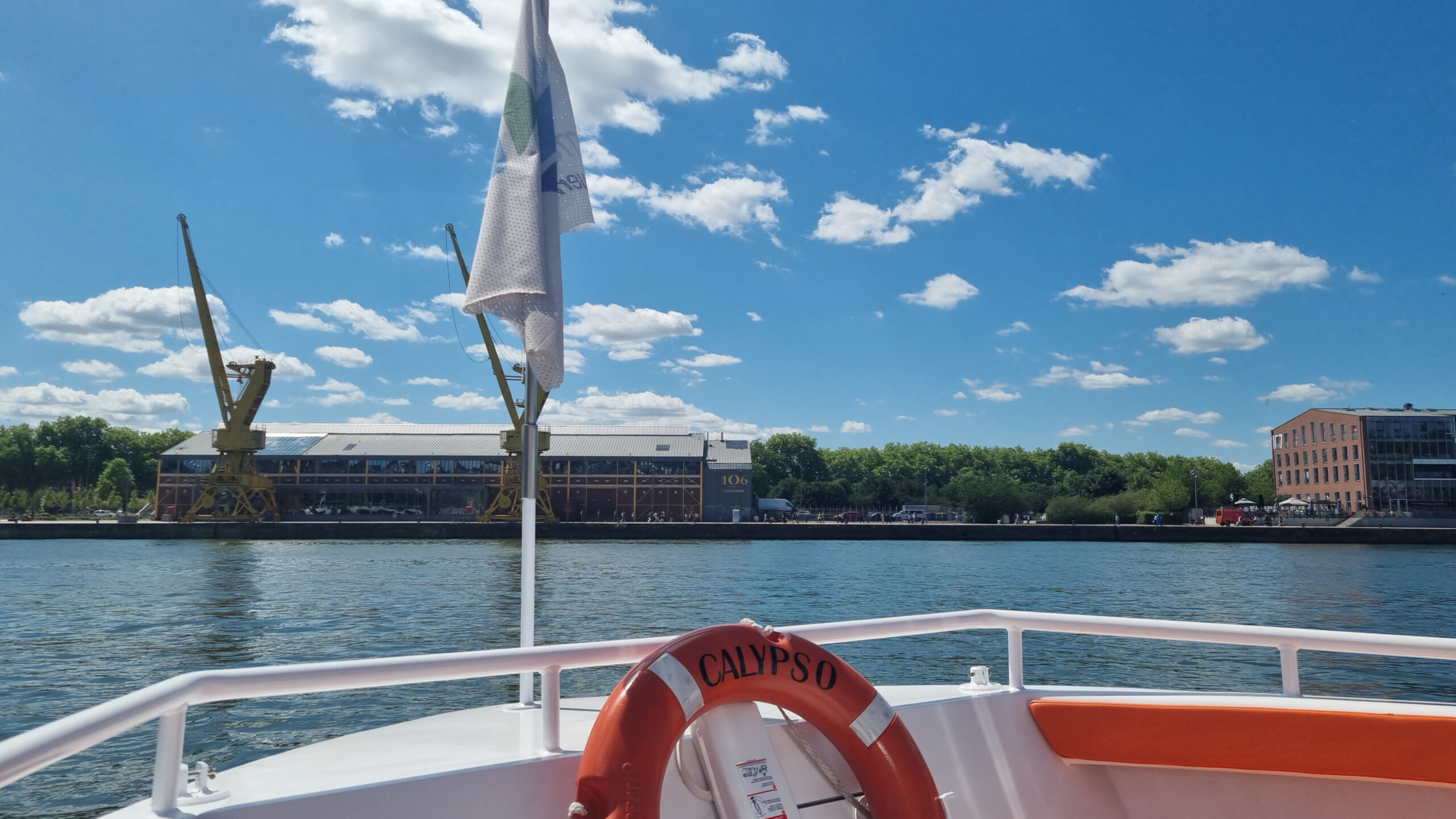 Photo : Perrine Rousselet - Voguez d'une rive à l'autre à bord du Calypso !